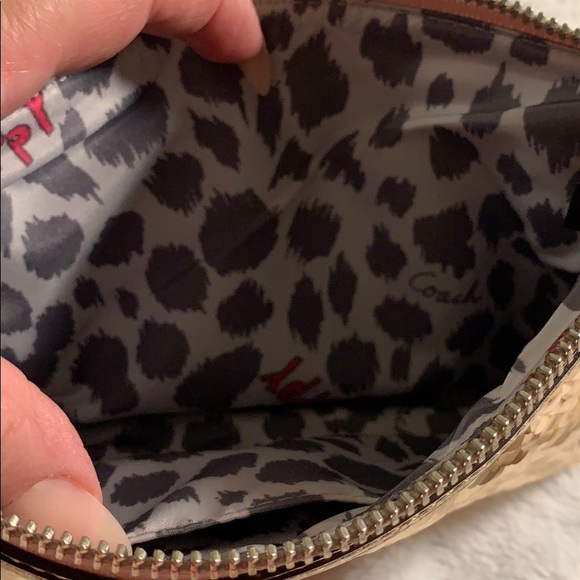 COACH poppy wristlet - Picture 6 of 7